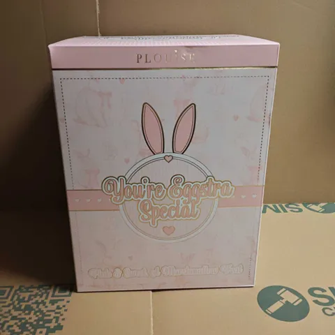 P LOUISE YOU'RE EGGSTRA SPECIAL COSMETICS BOX SET