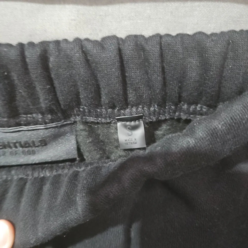 FEAR OF GOD ESSENTIALS SWEATPANTS – BLACK – SIZE S