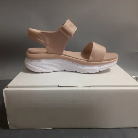 SKECHERS D'LUX WALKER WEDGE SANDALS PINK SIZE 5