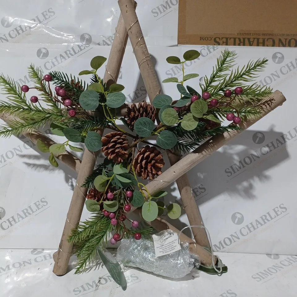 BOXED SARA DAVIES PRE-LIT WOODEN STAR
