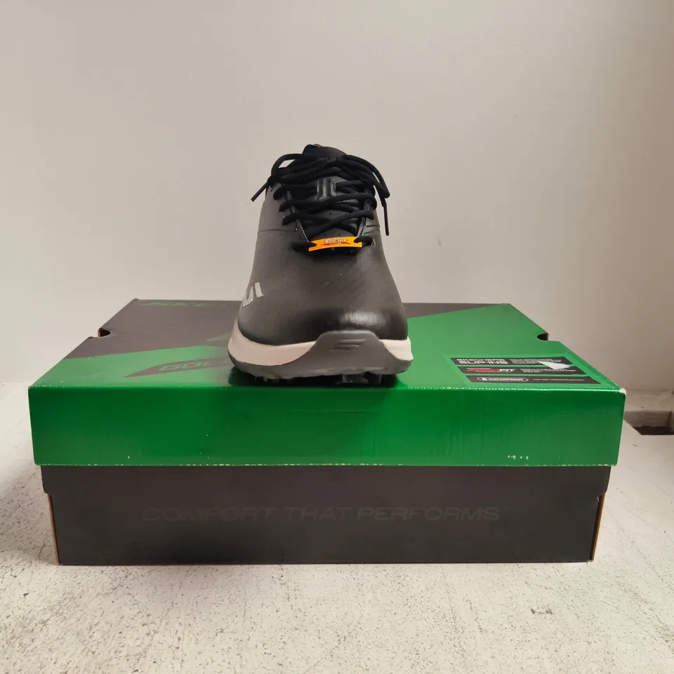 BOXED PAIR OF SKECHERS BLADE TOUR GOLF TRAINERS IN BLACK SIZE UK 10