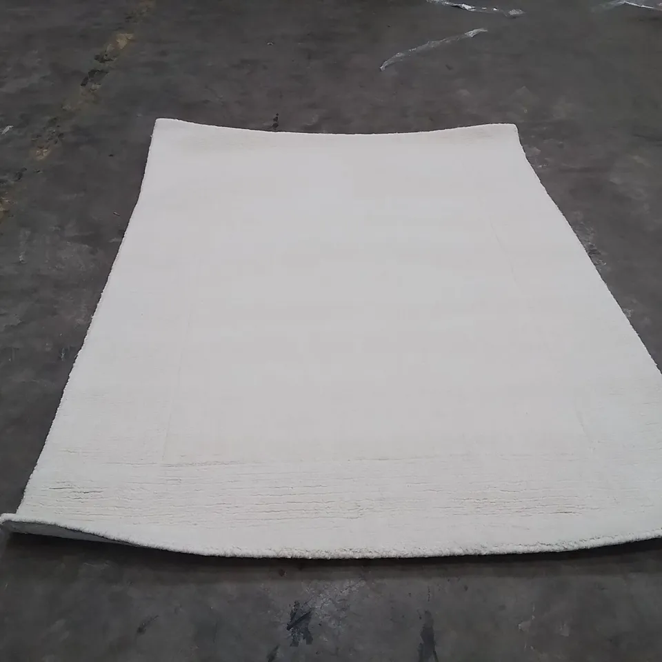 QUALITY DESIGNER AREA RUG - APPROXIMATELY 163x120cm