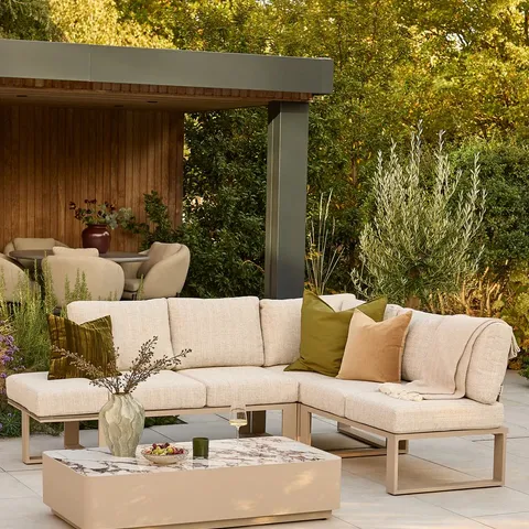 BOXED BIANCO NATURAL WITH WHITE CALACATTA GARDEN COFFEE TABLE