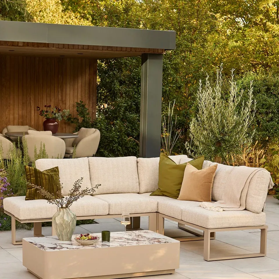 BOXED BIANCO NATURAL WITH WHITE CALACATTA GARDEN COFFEE TABLE