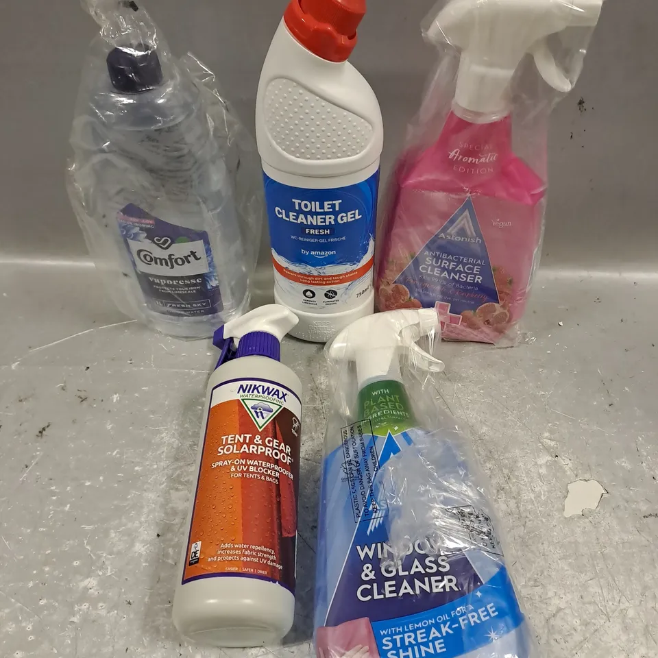 APPROXIMATELY 12 ASSORTED HOUSEHOLD PRODUCTS TO INCLUDE TOILET CLEANER, GLASS CLEANER, SURFACE CLEANSER ETC - COLLECTION ONLY 