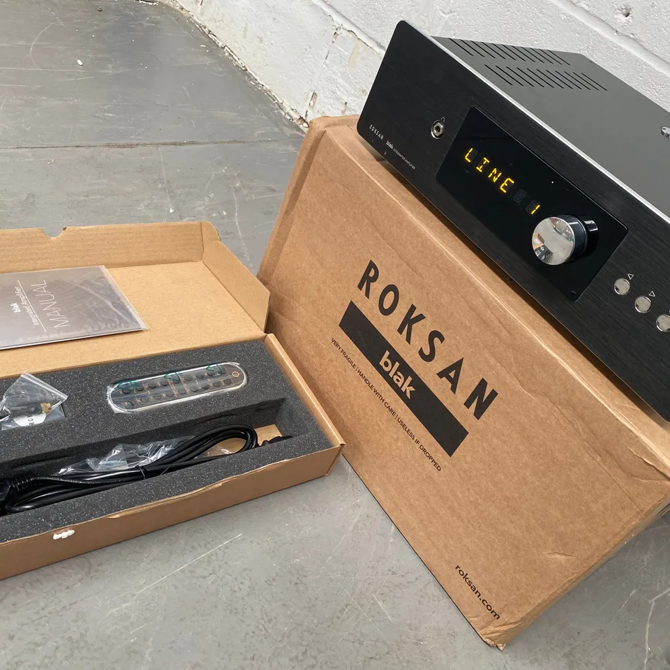 BOXED ROKSAN BLAK INTEGRATED AMPLIFIER