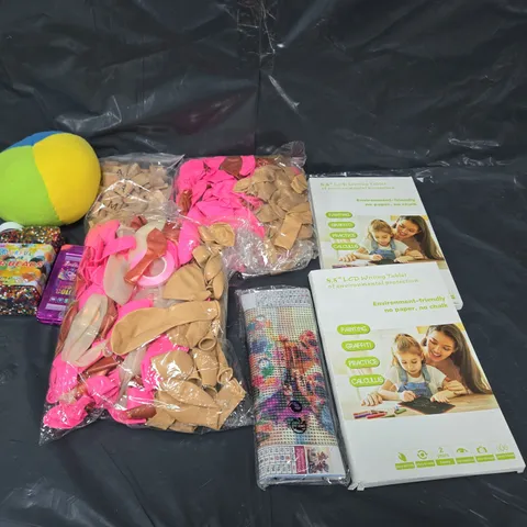 APPROXIMATELY 15 ASSORTED TOYS & GAMES TO INCLUDE TEDDIES,BALLOONS AND WATER BEADS