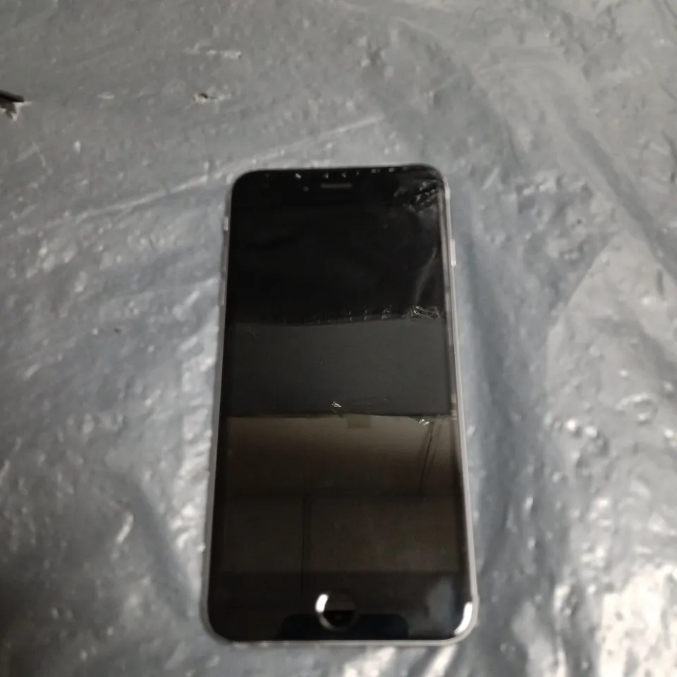 IPHONE – SILVER BOXED