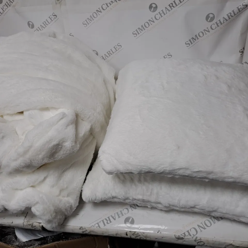 K BY KELLY HOPPEN LUXURY FAUX FUR THROW & SET OF 2 CUSHIONS IN WHITE