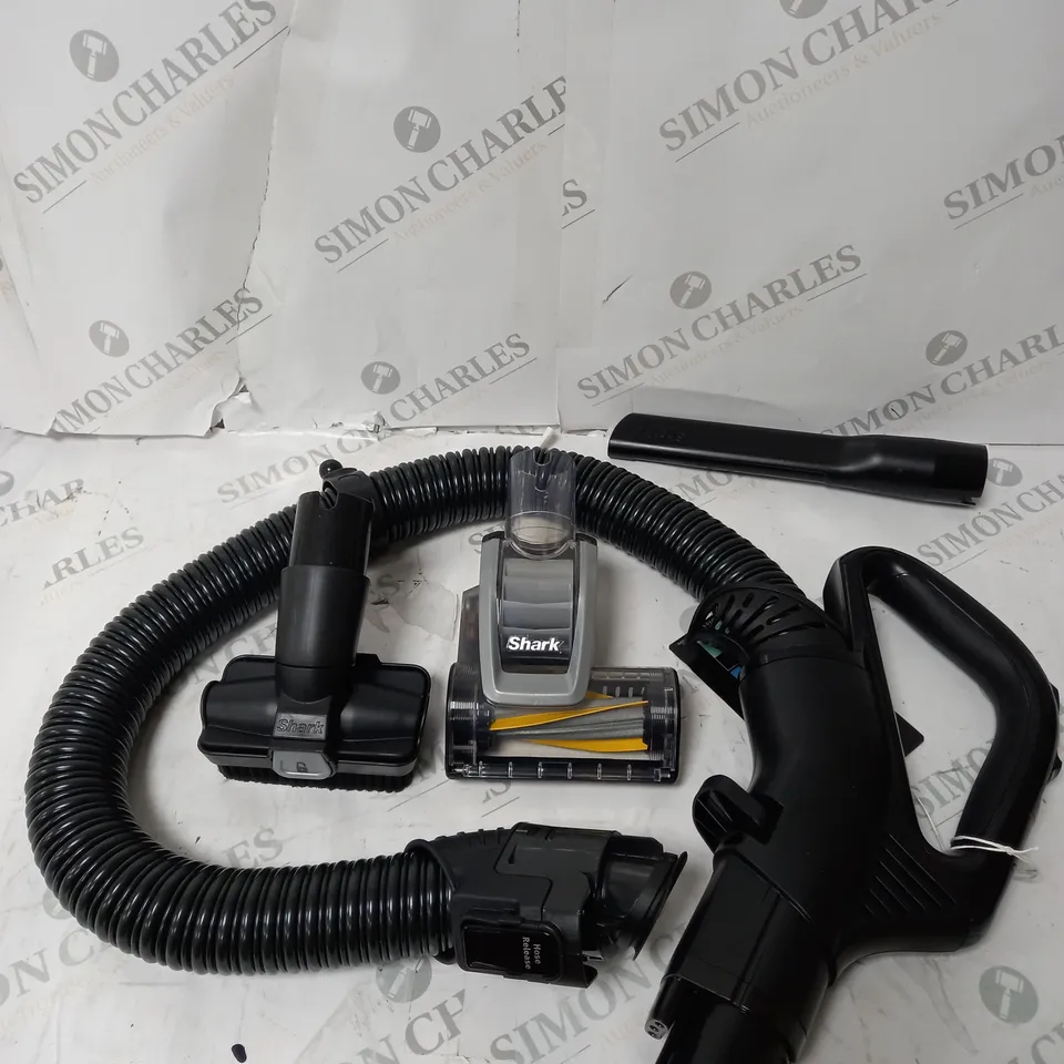 SHARK STRATOS UPRIGHT VACUUM CLEANER WITH PET-TOOL & CAR KIT NZ860UK - COLLECTION ONLY