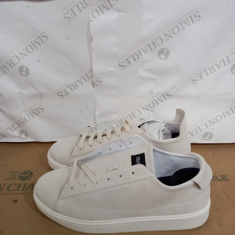 LYLE AND SCOTT OFF WHITE TRAINERS SIZE 12