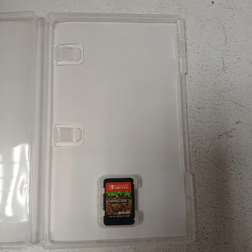 NINTENDO SWITCH MINECRAFT GAME CARTRIDGE – IN CASE
