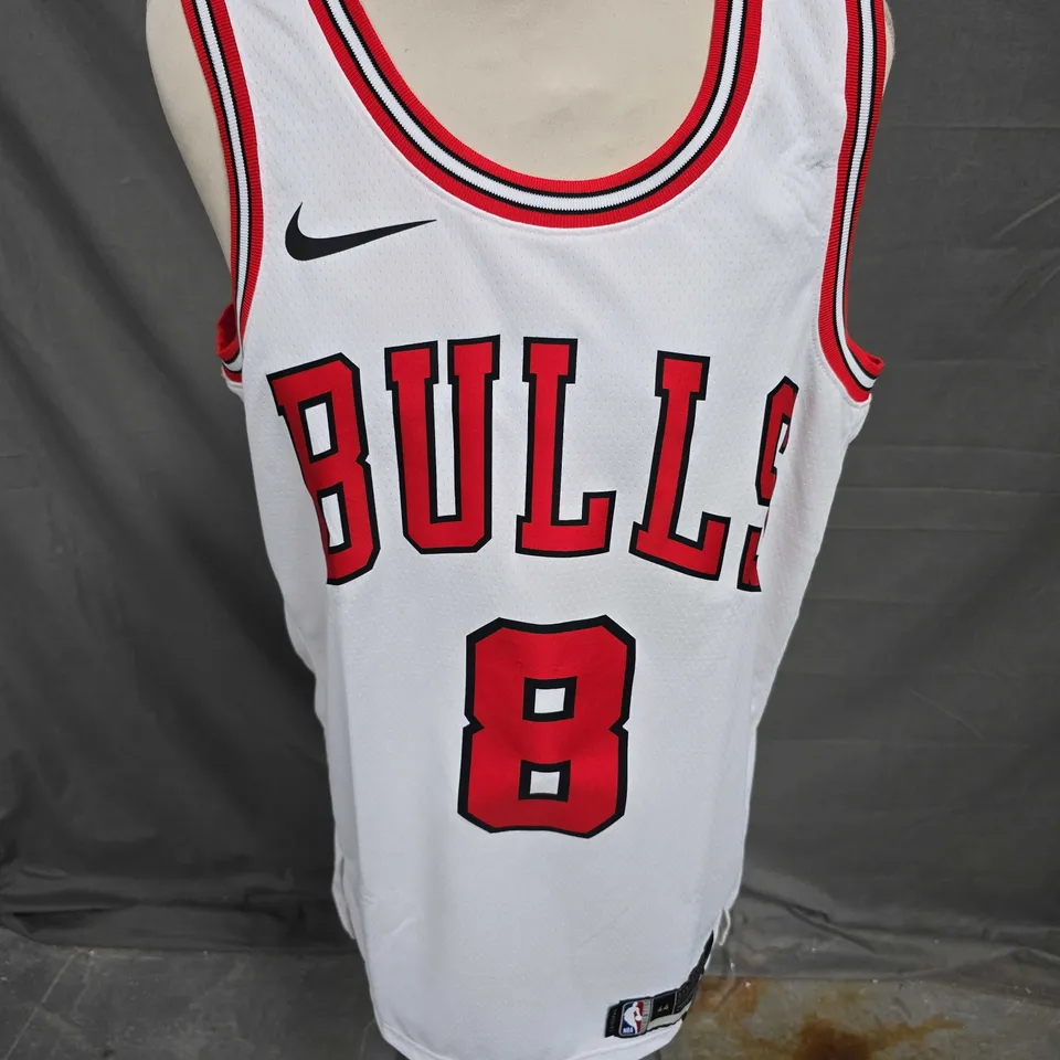 NIKE NBA BULLS LAVINE 8 JERSEY IN WHITE/RED SIZE M