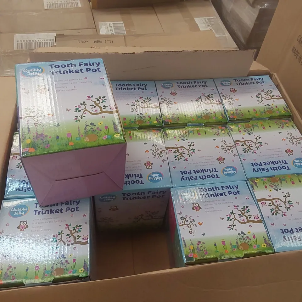 PALLET CONTAINING A VERY LARGE QUANTITY OF WOBBLY JELLY TOOTH FAIRY TRINKET POTS