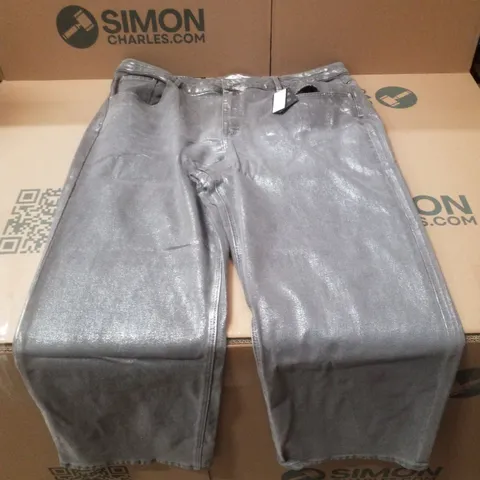 BOX CONTAINING APPROXIMATELY 9 BRAND NEW SIMPLY BE SILVER METALLIC COATED STRAIGHT LEG JEANS - SIZE 22
