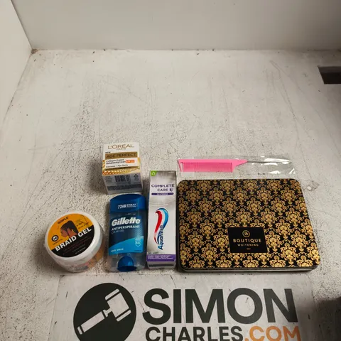 APPROXIMATELY 15 ASSORTED BEAUTY ITEMS INCLUDING BOUTIQUE WHITENING, A HAIR COMB AND AQUA FRESH COMPLETE CARE
