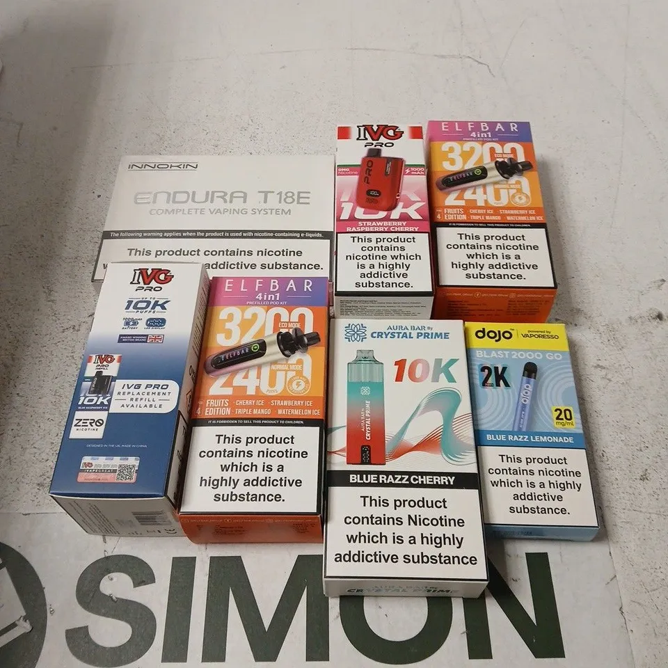 APPROXIMATELY 20 ASSORTED E-CIGARETTE & VAPING ITEMS IN VARIOUS BRANDS TO INCLUDE ELFBAR, IVG, DOJO ETC
