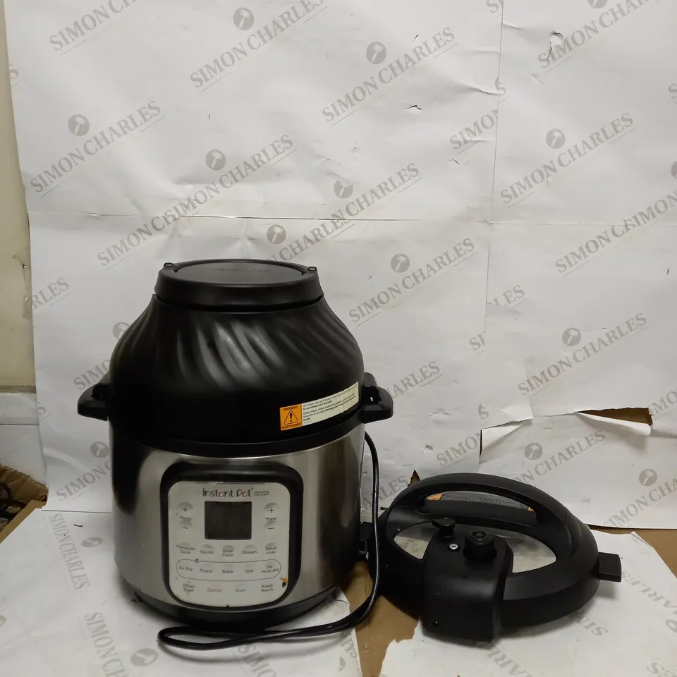 INSTANT POT DUO CRISP AIR FRYER MULTICOOKER