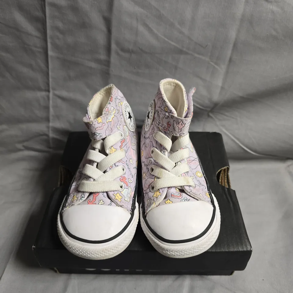 BOXED PAIR OF CONVERSE TRAINERS - UK SIZE 5 - BABYS
