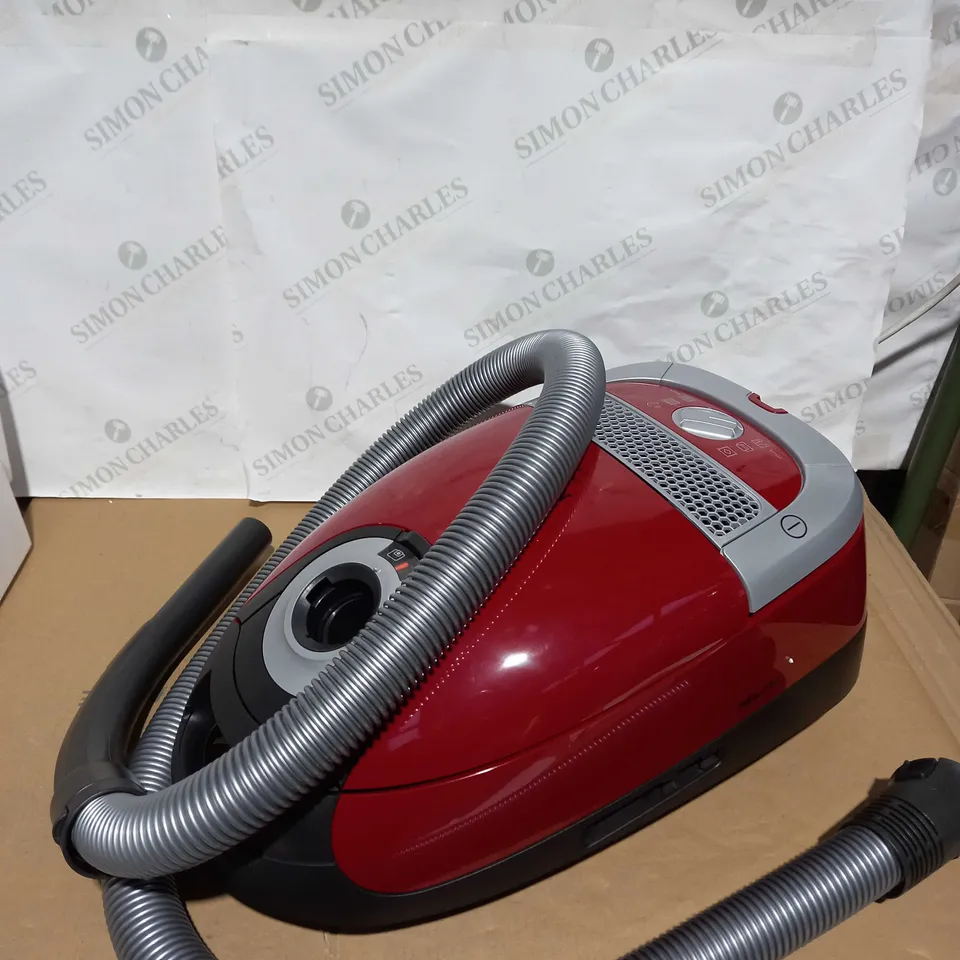 MIELE COMPLETE C2 VACUUM CLEANER 