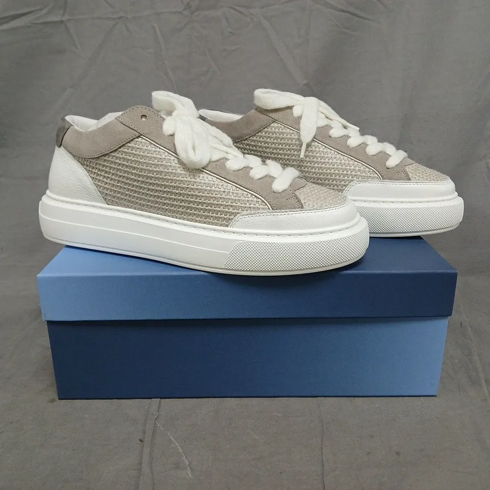 BOXED PAIR OF CLEENS LUXOR TRAINERS IN DUNE SIZE UK 10.5