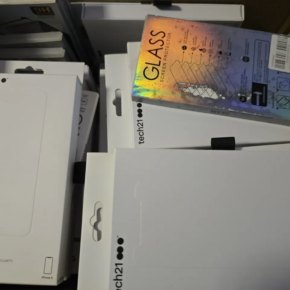 BOX OF APPROXIMATELY 20 PHONE CASE & SCREEN PROTECTOR TO INCLUDE - TECH21 EVO ROX ATOMIC ORANGE , TECH21 IMPACT SHIELD , SCREEN PROTECTOR GLASS ETC
