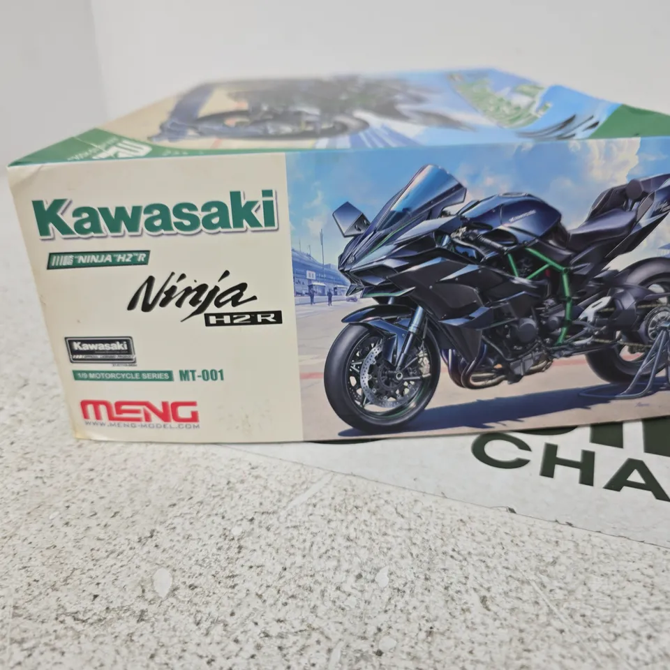 KAWASAKI NINJA H2R 1/9 SCALE MODEL KIT – MENG MT-001 (BOXED)