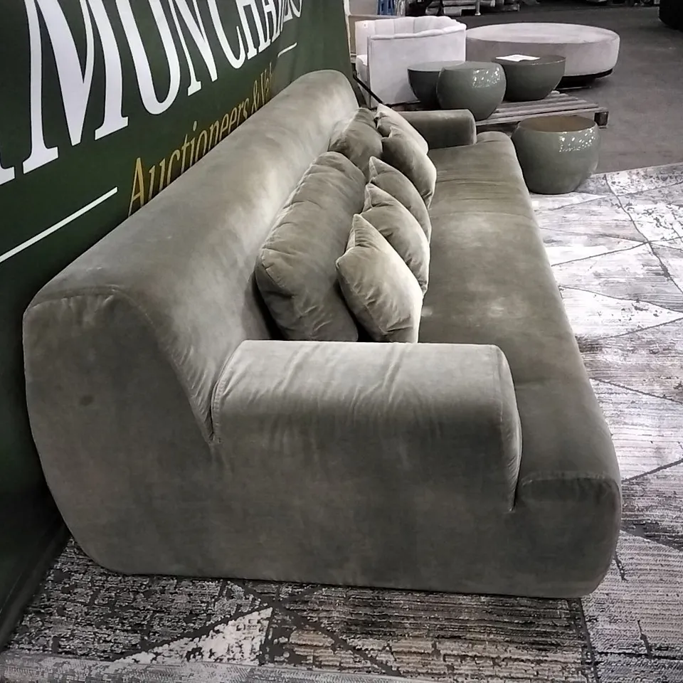 QUALITY OLIVE GREY LOOSE-FIT FABRIC LARGE THREE SEATER SOFA WITH MATCHING SCATTER CUSHIONS 