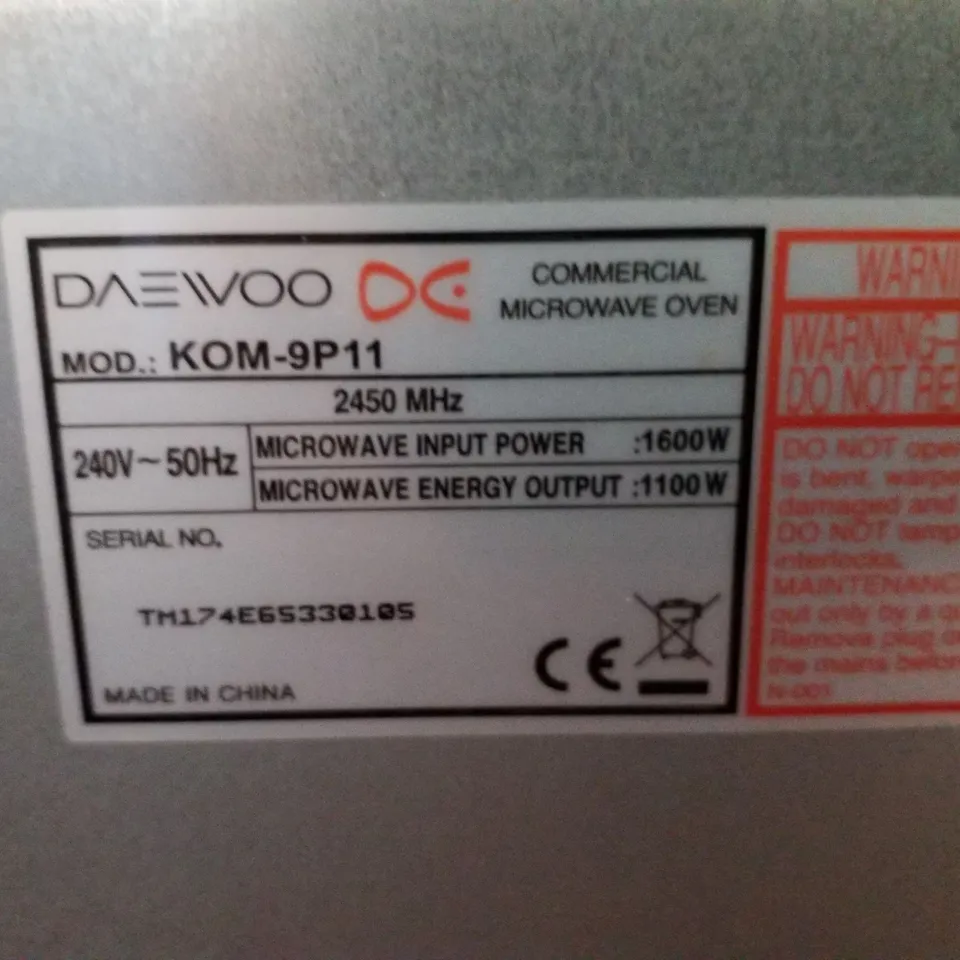 DAEWOO KOM-9P11 COMMERCIAL MICROWAVE OVEN