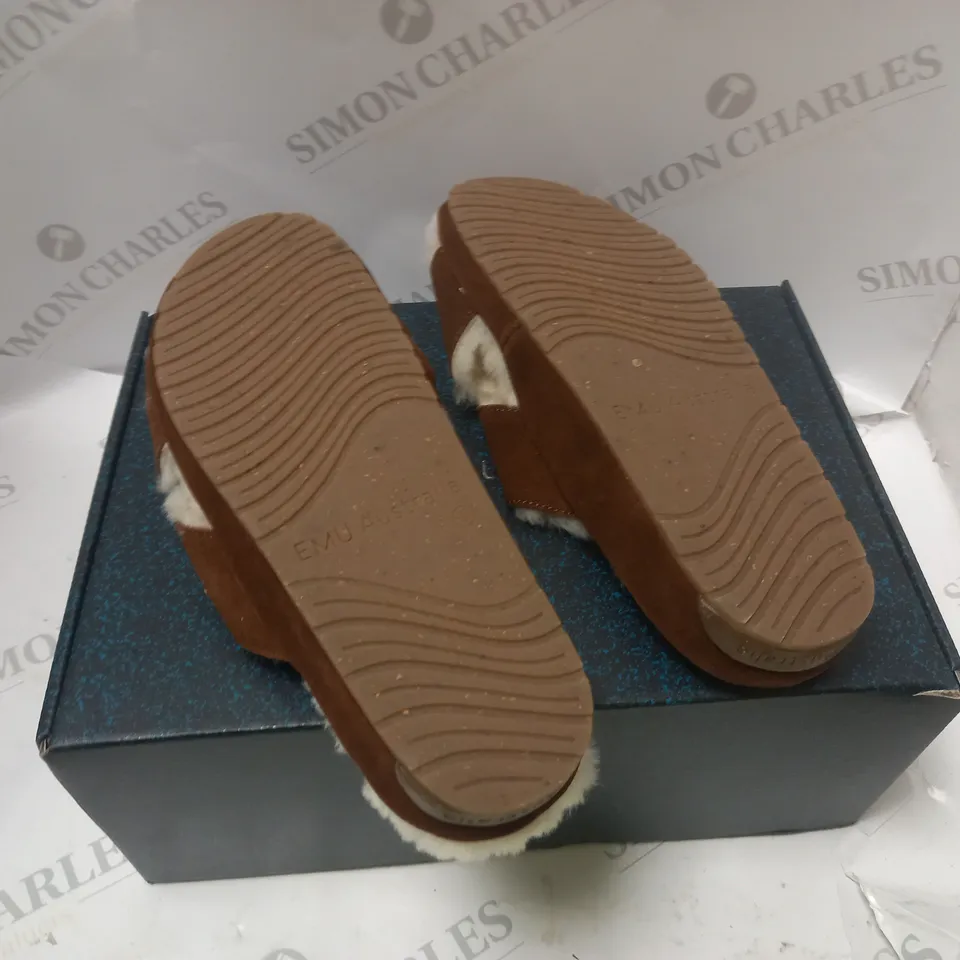 BOXED CROSS OPEN TOE TAN SLIPPERS - SIZE 6