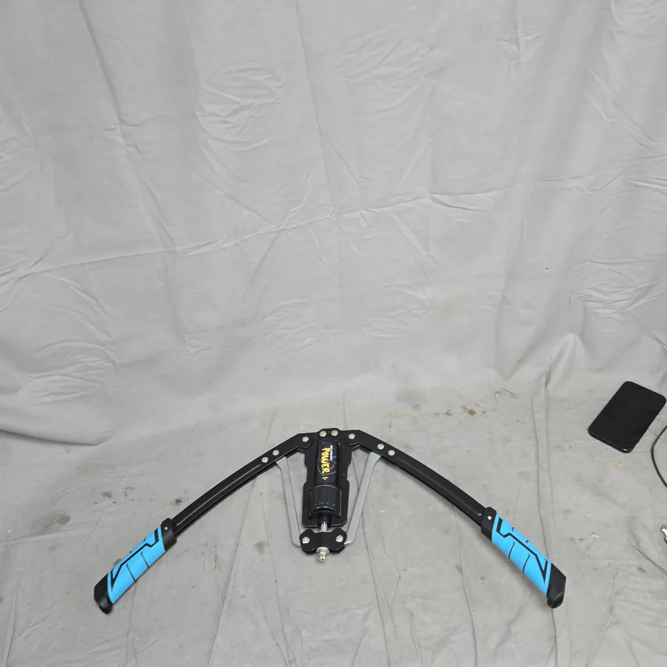 HYDRAULIC PULLER WITH FOLDING WING ARMS AND BLUE GRIP HANDLES ARM STRENGTH TRAINER