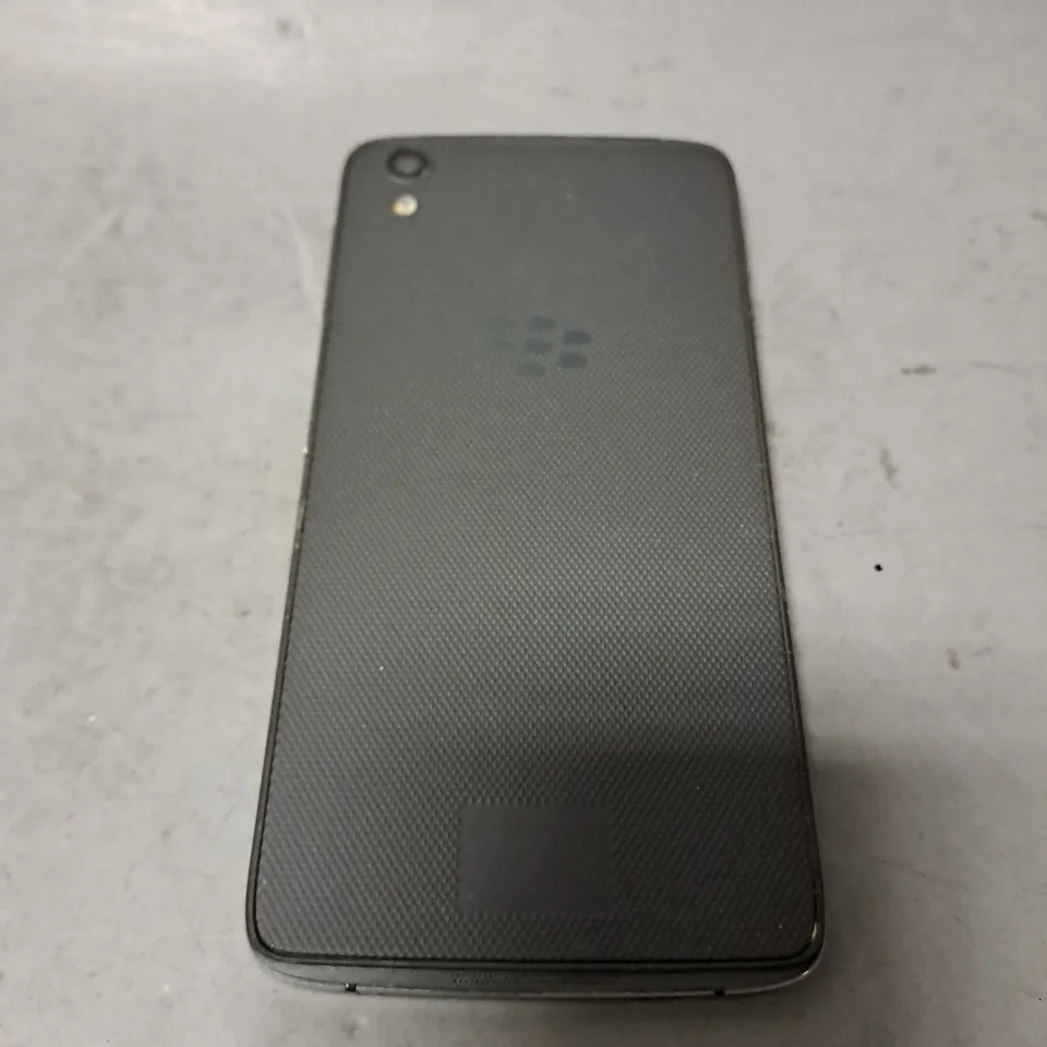 BLACKBERRY BLACK SMART PHONE 