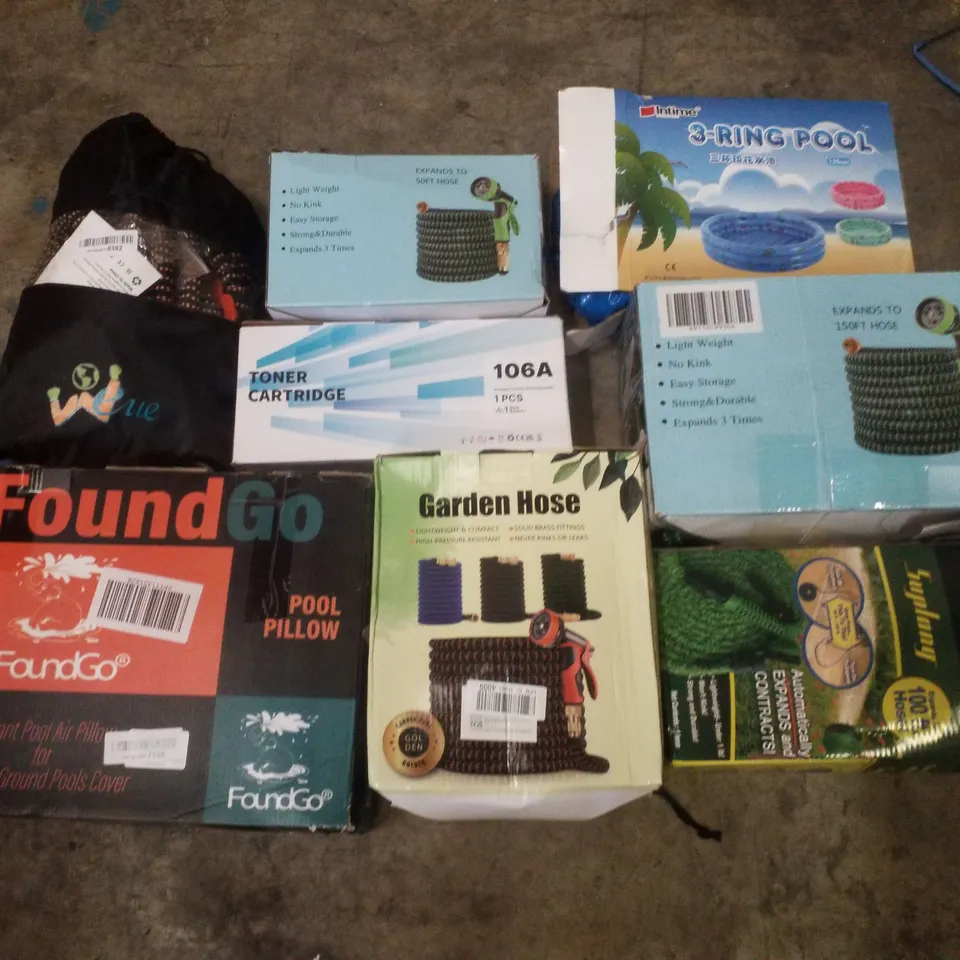 PALLET CONTAINING ASSORTED GARDEN HOSES & INFLATABLES