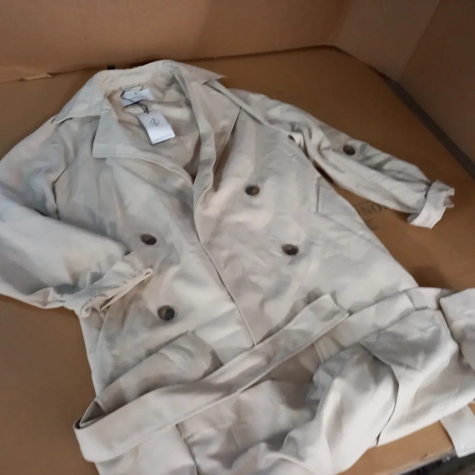 STRADIVARIUS CREAM TRENCH COAT - EUR XS