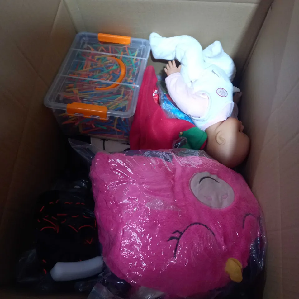 BOX OF APPROXIMATELY 15 ASSORTED ITEMS TO INCLUDE BABY DOLL, FACE MASK, BALL PUMP ETC