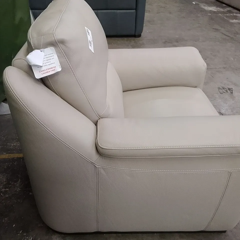 QUALITY ITALIAN DESIGNER  AVOLA NEW ARMCHAIR - CREAM LEATHER 