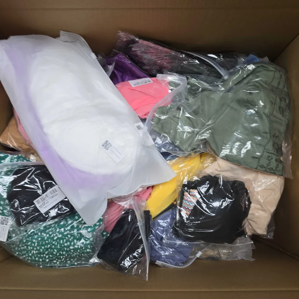 LARGE BOX OF APPROXIMATELY 20 ASSORTED CLOTHING ITEMS IN VARIOUS SIZES, STYLES AND COLOUR 