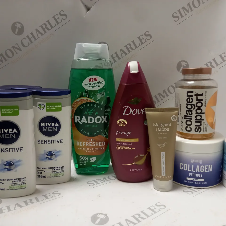 BOX OF APPROX 10 ASSORTED BEAUTY PRODUCTS TO INCLUDE RADOX SHOWER GEL, DOVE BODY WASH, MARAGRET DABBS HAND CREAM, ETC