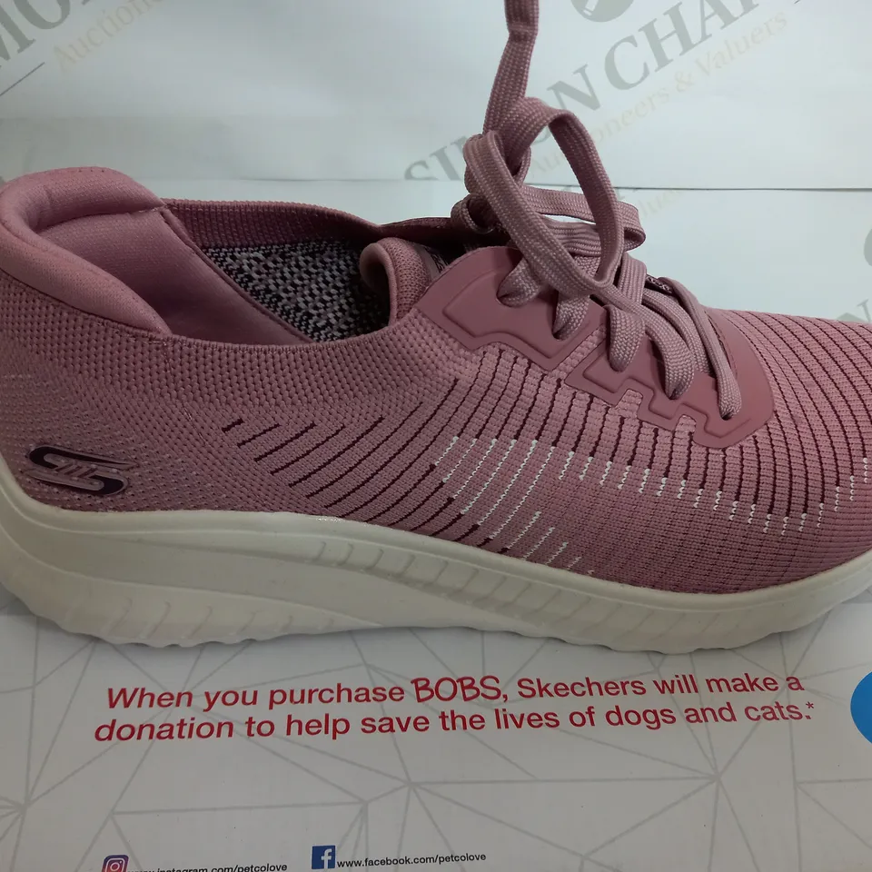 BOBS SPORTS FROM SKETCHERS WITH MEMORY FOAM IN PINK SIZE 7 