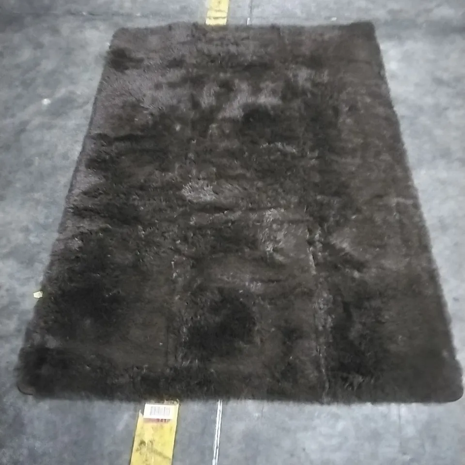 LUXURIOUS BROWN FLUFFY SHAG AREA RUG APPROXIMATELY 170X120CM