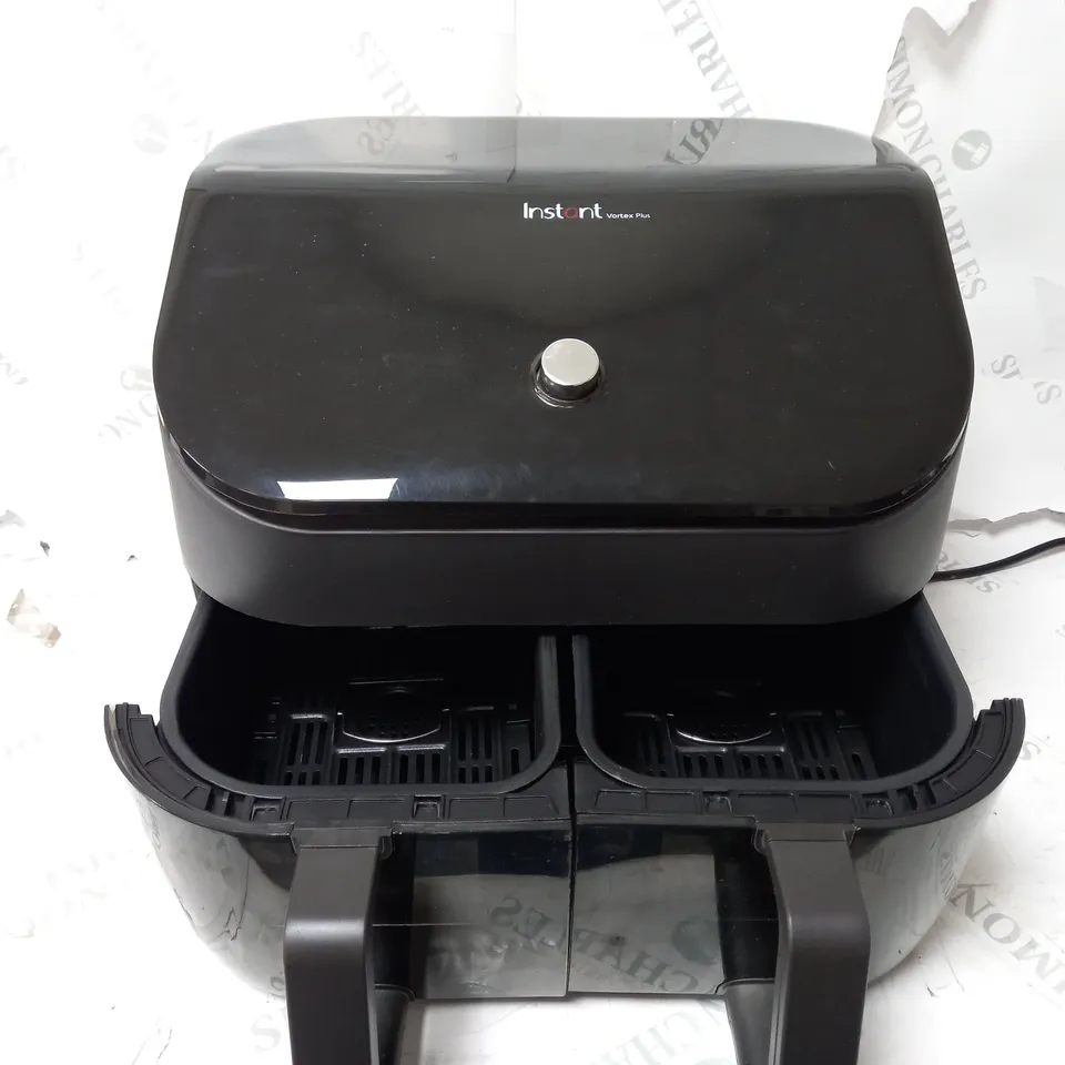INSTANT DOU AIR FRYER.