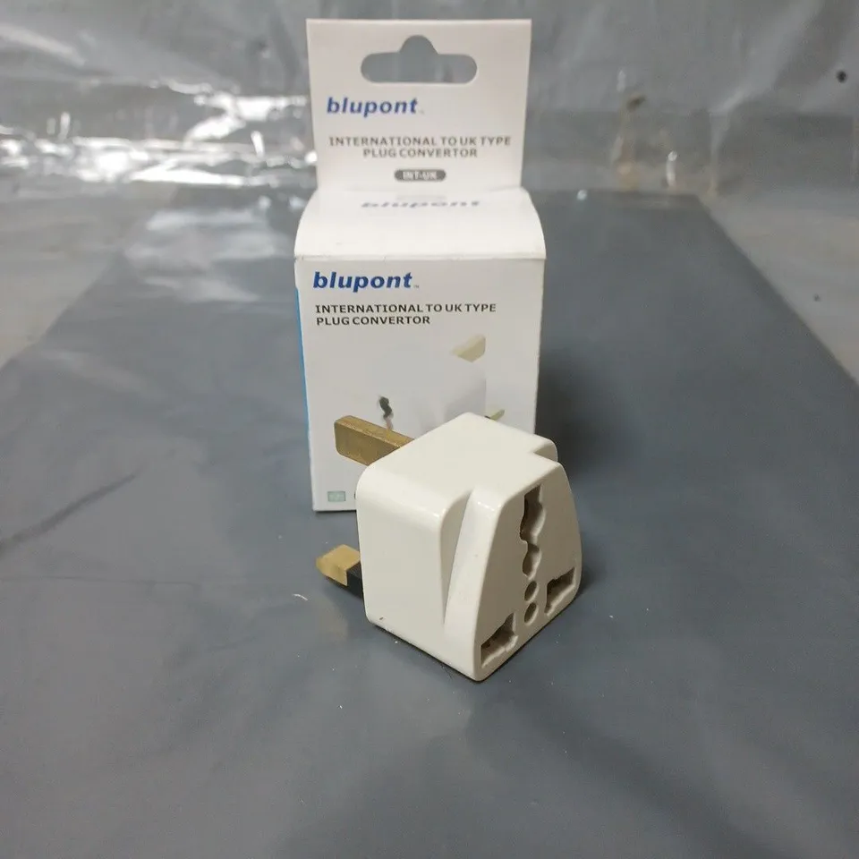 APPROXIMATELY 100 BLUPONT INTERNATIONAL TO UK TYPE PLUG CONVERTORS