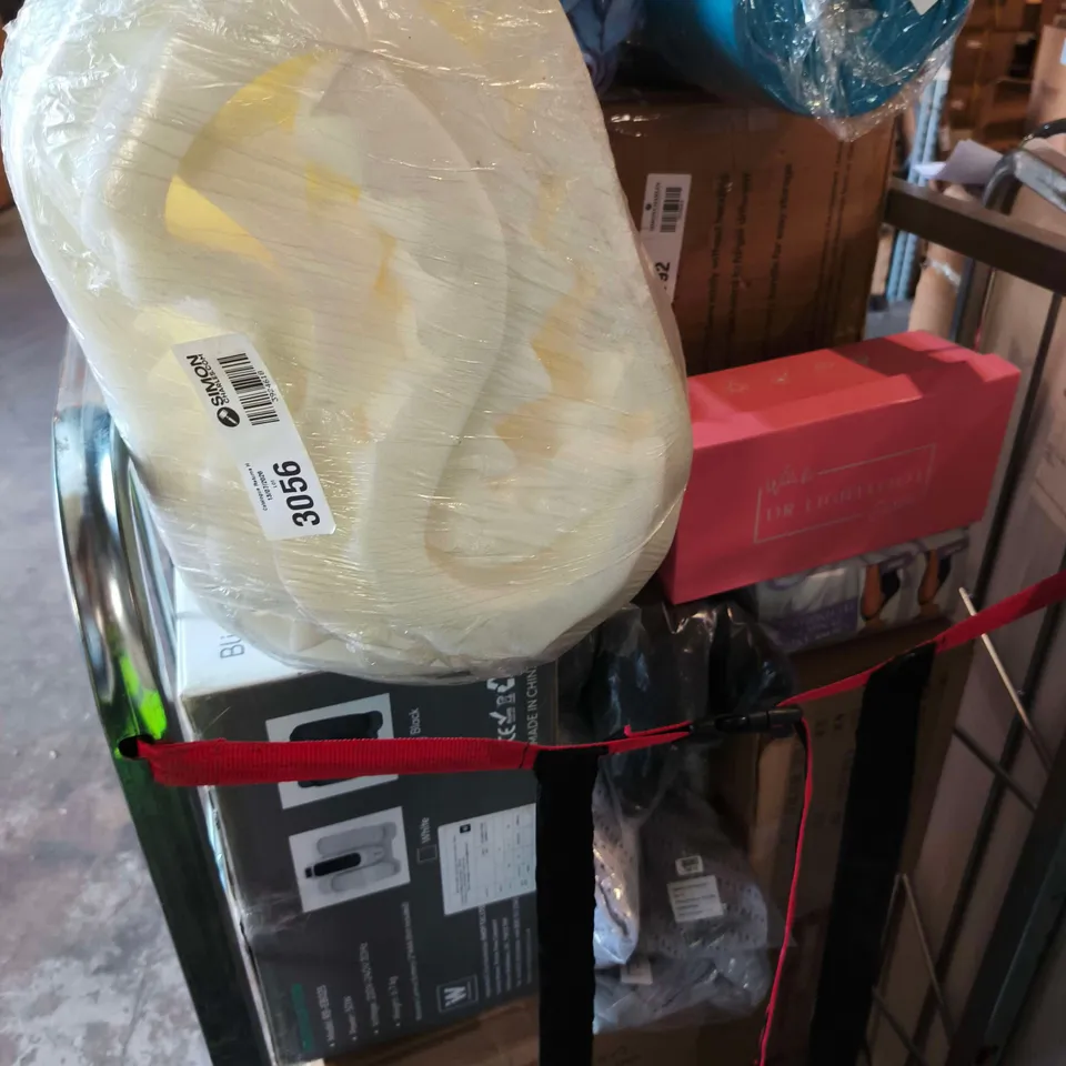 PALLET OF APPROXIMATELY 6 X 2 PACK GRAVITY CHAIRS AND 2 CAGES OF APPROXIMATELY 100 ASSORTED ITEMS INCLUDING WOMENS KNITWEAR , LA MAREY KNITTED JUMPER , EMPTY RING BOXES AND FOLDING ELECTRICAL TREADMIL