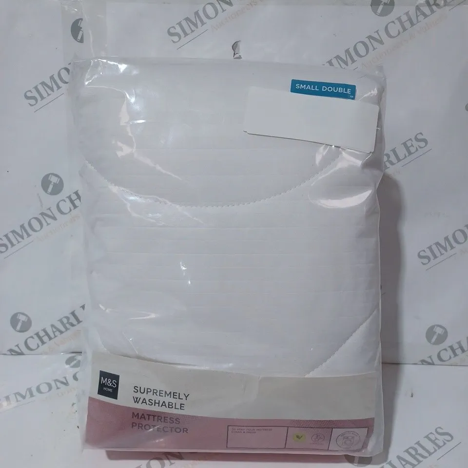 M&S SUPREMELY WASHABLE MATTRESS PROTECTOR - SMALL DOUBLE SIZE