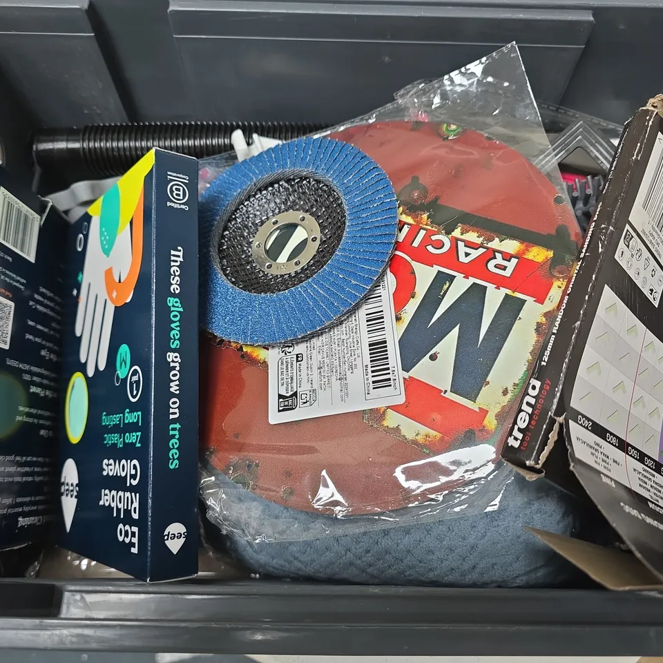 APPROXIMATELY 15 ASSORTED HOUSEHOLD PRODUCTS TO INCLUDE WATER PATTERN LIGHT ,                                                          ECO BIN LINERS AND SOUDAL FIX ALL