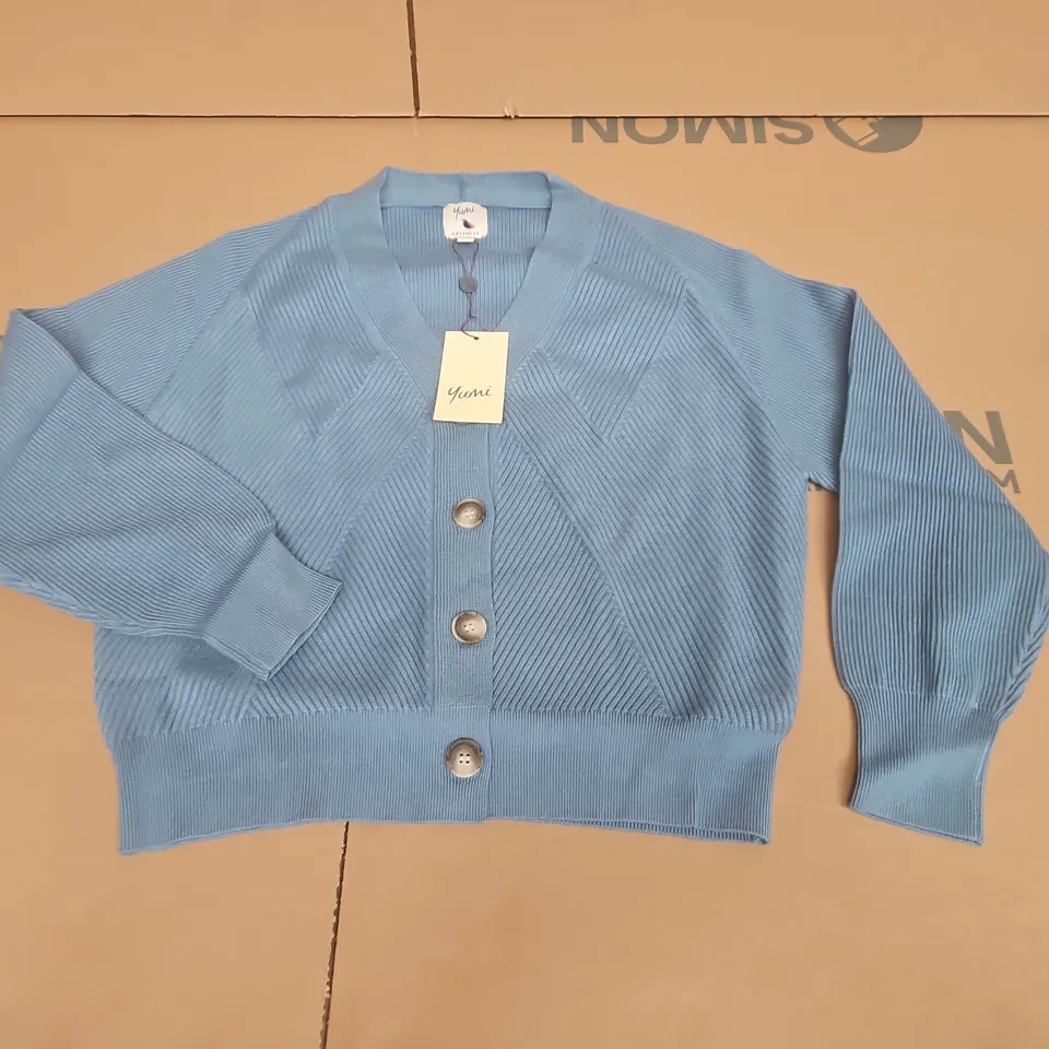 YUMI V-NECK BUTTON THROUGH CARDIGAN IN BLUE - S