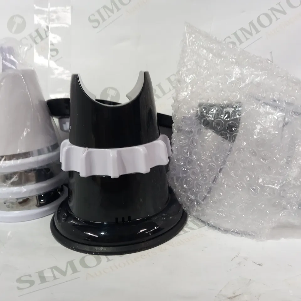 COOKS ESSENTIALS GRATRER AND SLICER