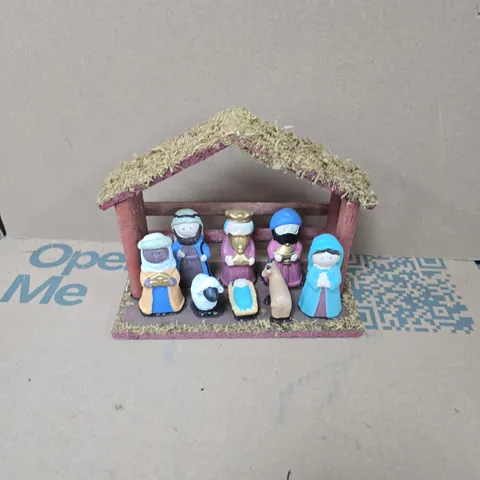 APPROXIMATELY 36 GISELA GRAHAM NATIVITY SCENE DECORATIVE SETS