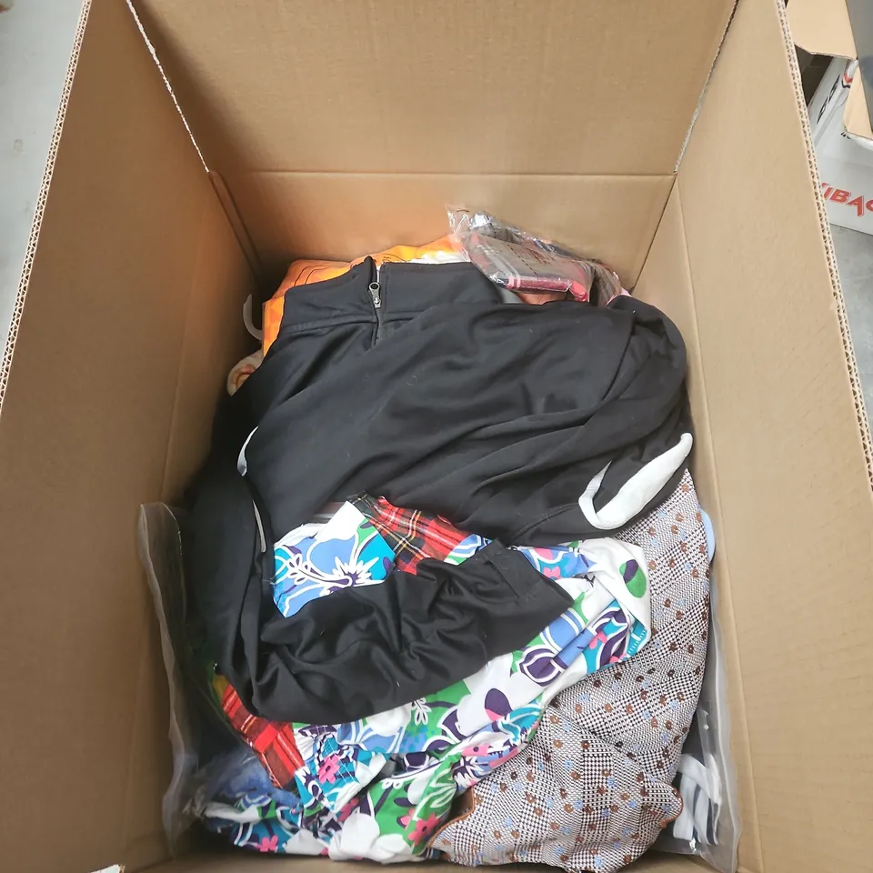 BOX OF APPROXIMATELY 25 ASSORTED CHILDRENS CLOTHING ITEMS IN VARIOUS STYLES , COLOURS AND SIZES 