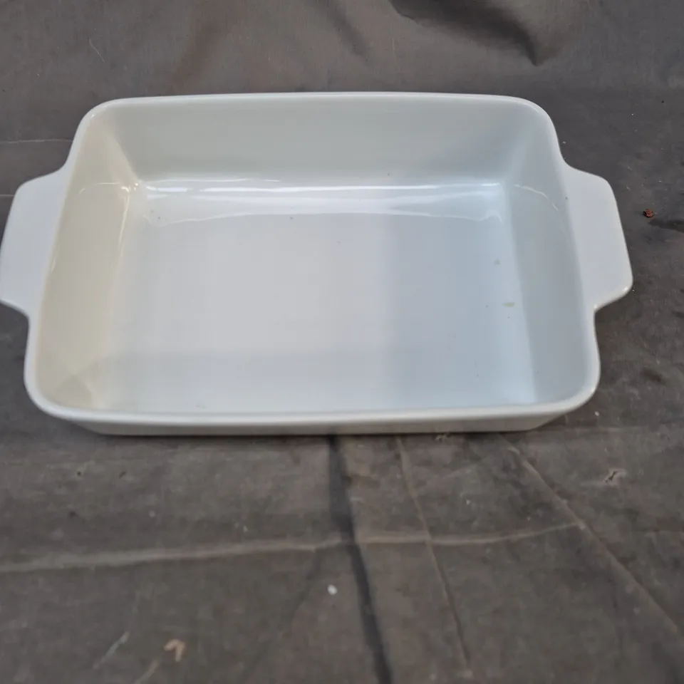 JOHN LEWIS & PARTNERS PORCELAIN OVEN DISH – WHITE RECTANGULAR CASSEROLE DISH